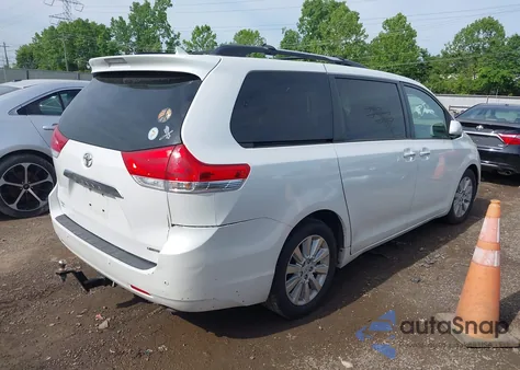 2011 Toyota Sienna Limited V6 из США, поврежденный, VIN 5TDYK3DC2BS120482